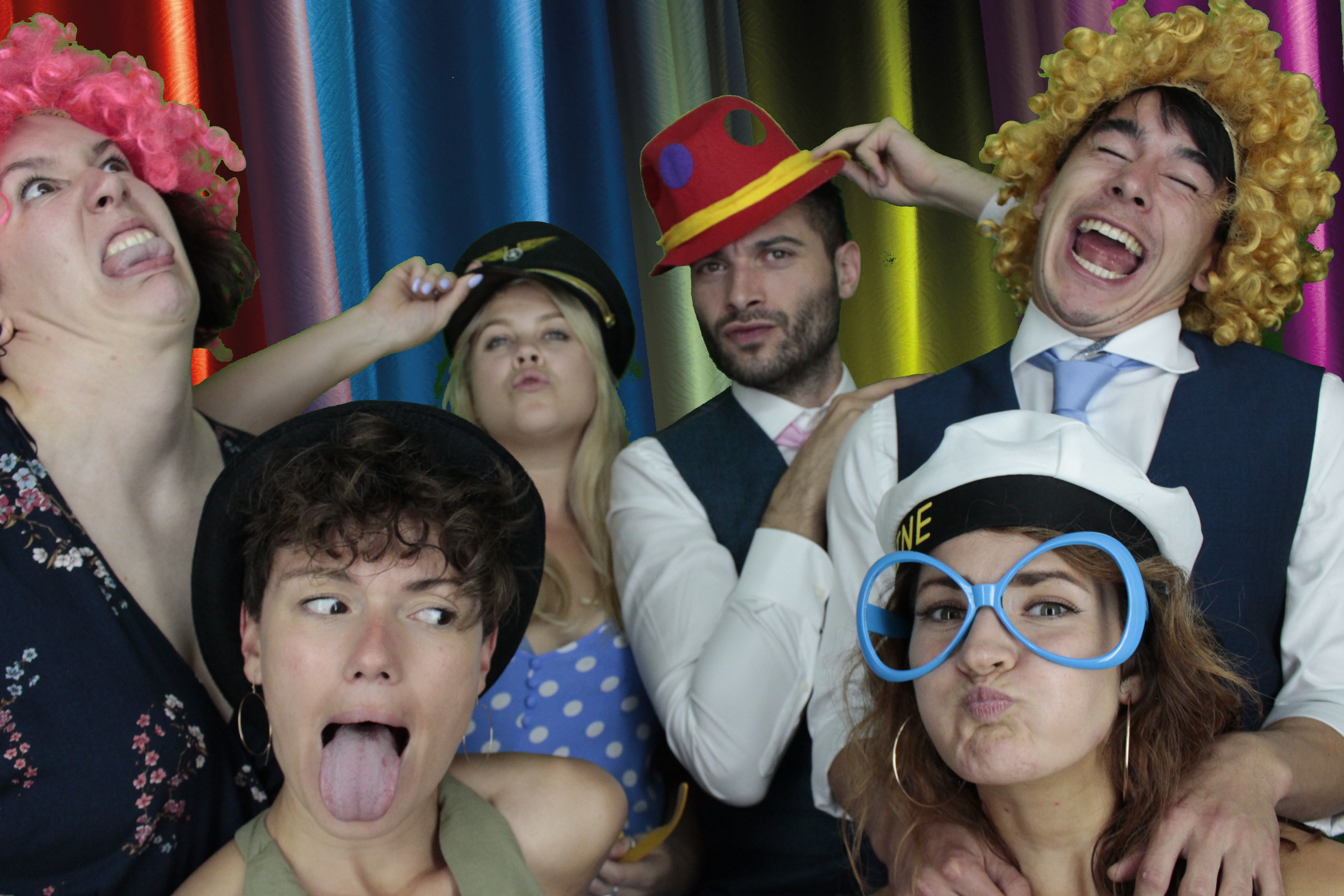 Mr & Mrs Bowles | View more photos from the event at gallery.myphotoboothexperience.co.uk/u/MyPhotoBoothExperienceLtd/Mr-Mrs-Bowles